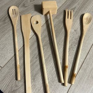 6 Piece Wooden Utensil Set Never Used